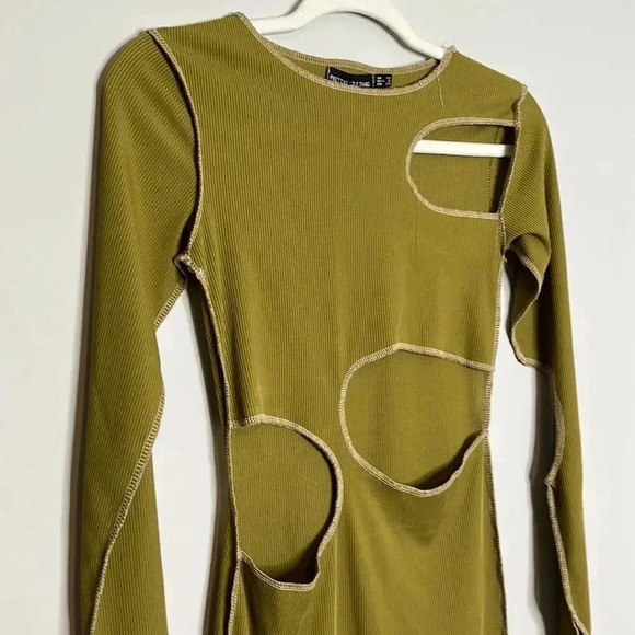 Pretty Little Things Olive Ribbed Contrast Stitch Cut Out Long Sleeve Dress - Picture 8 of 12